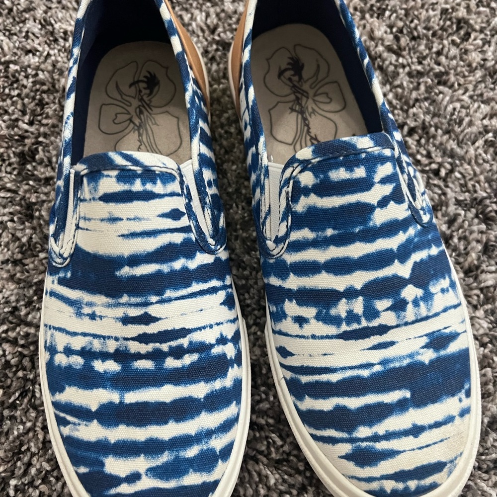 Shoes - Picture 4 of 4